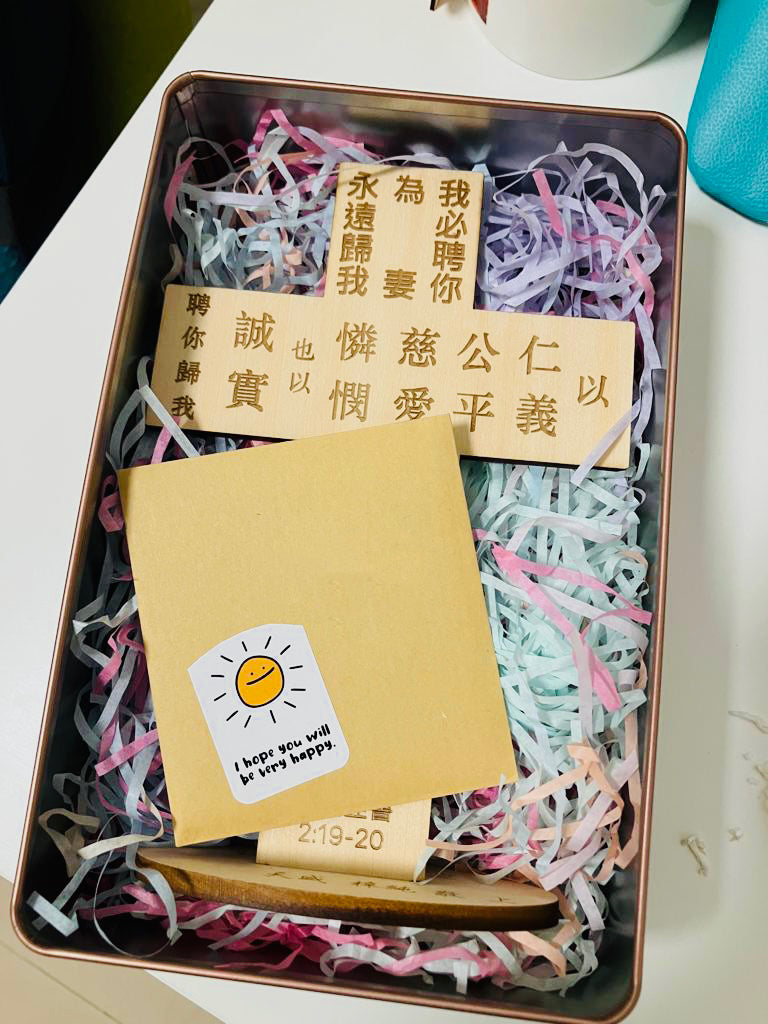 十字架·原木雕刻·何西阿書2:19-20