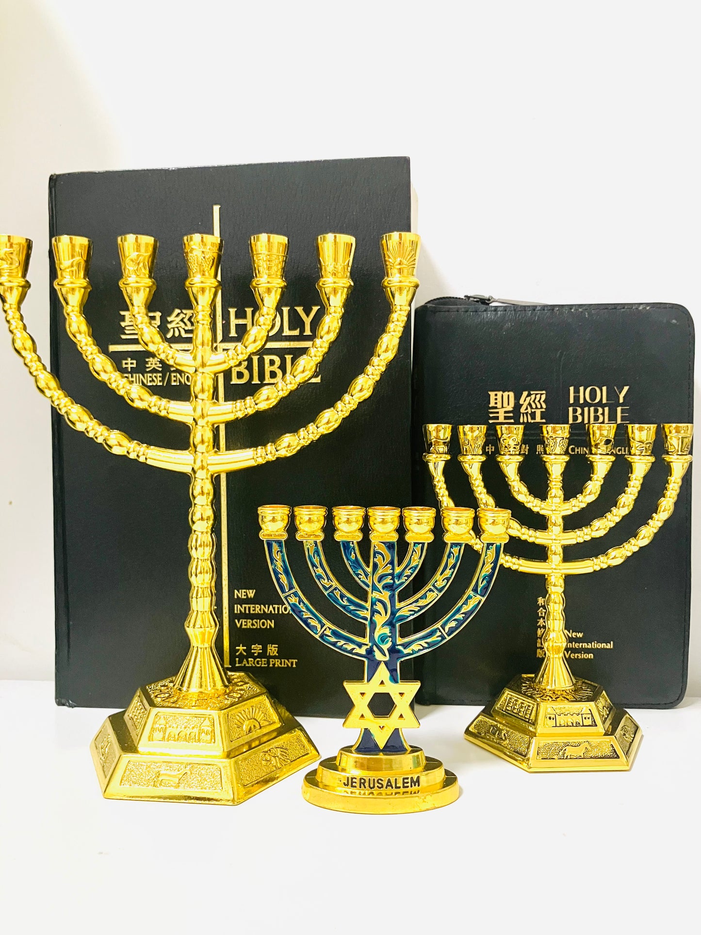 Golden Lampstand (Blue)